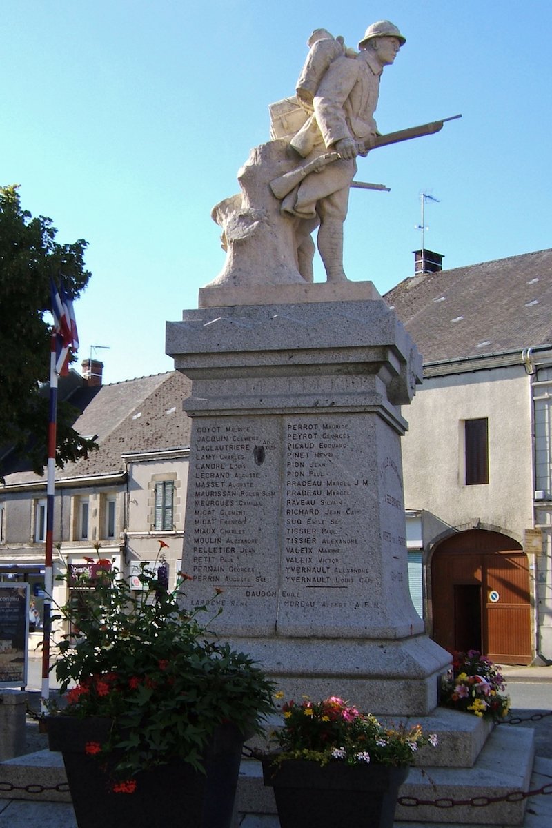 Mairie et Monument aux Morts