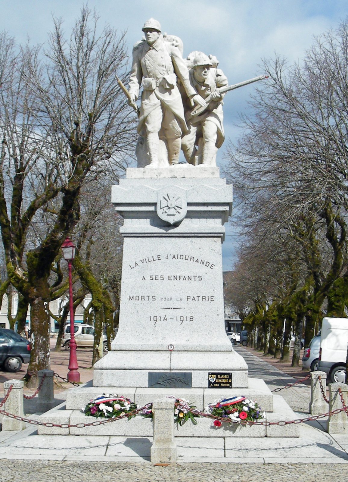 Mairie et Monument aux Morts